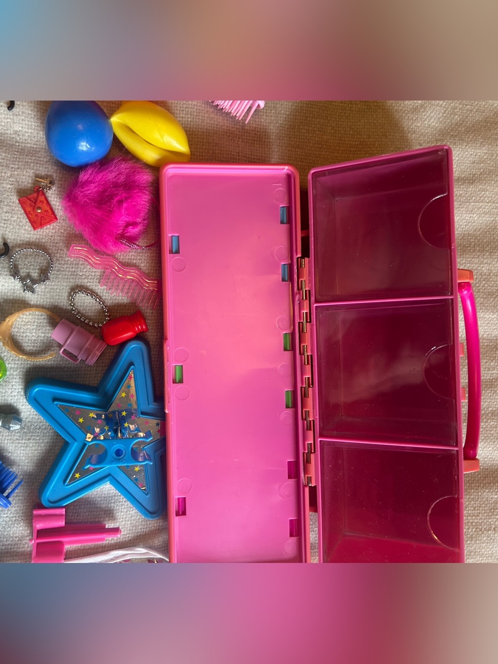 Barbie accessories and case lot - Picture 6 of 8